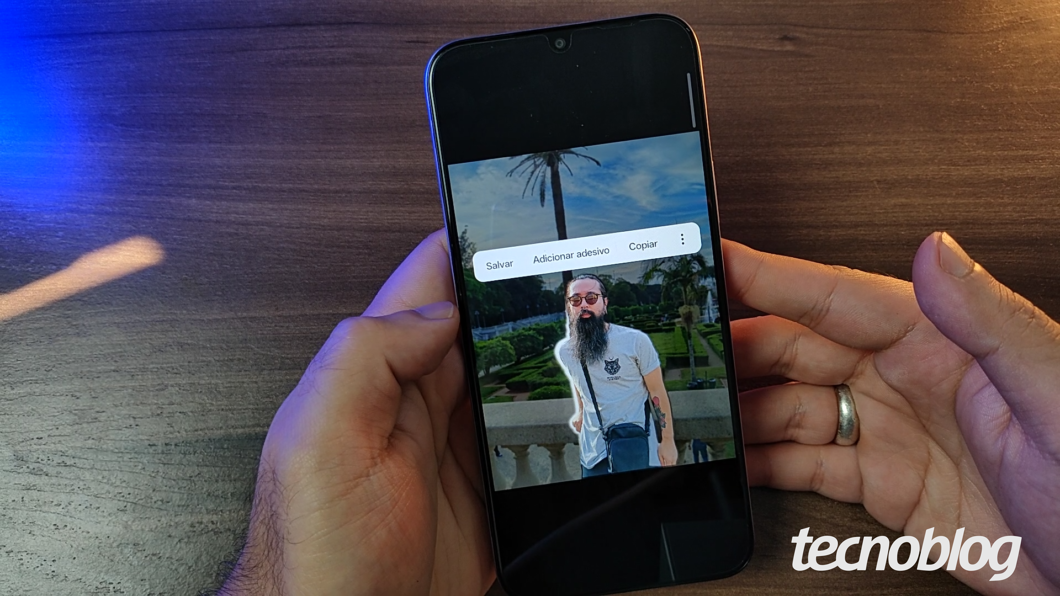 Recurso de figurinha com IA do Realme 16x