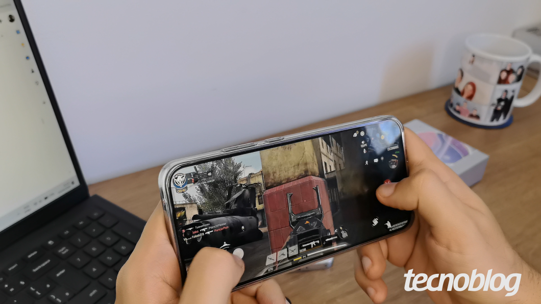 Call of Duty rodando no Oppo Reno 16 F com gráficos entre baixo e médio