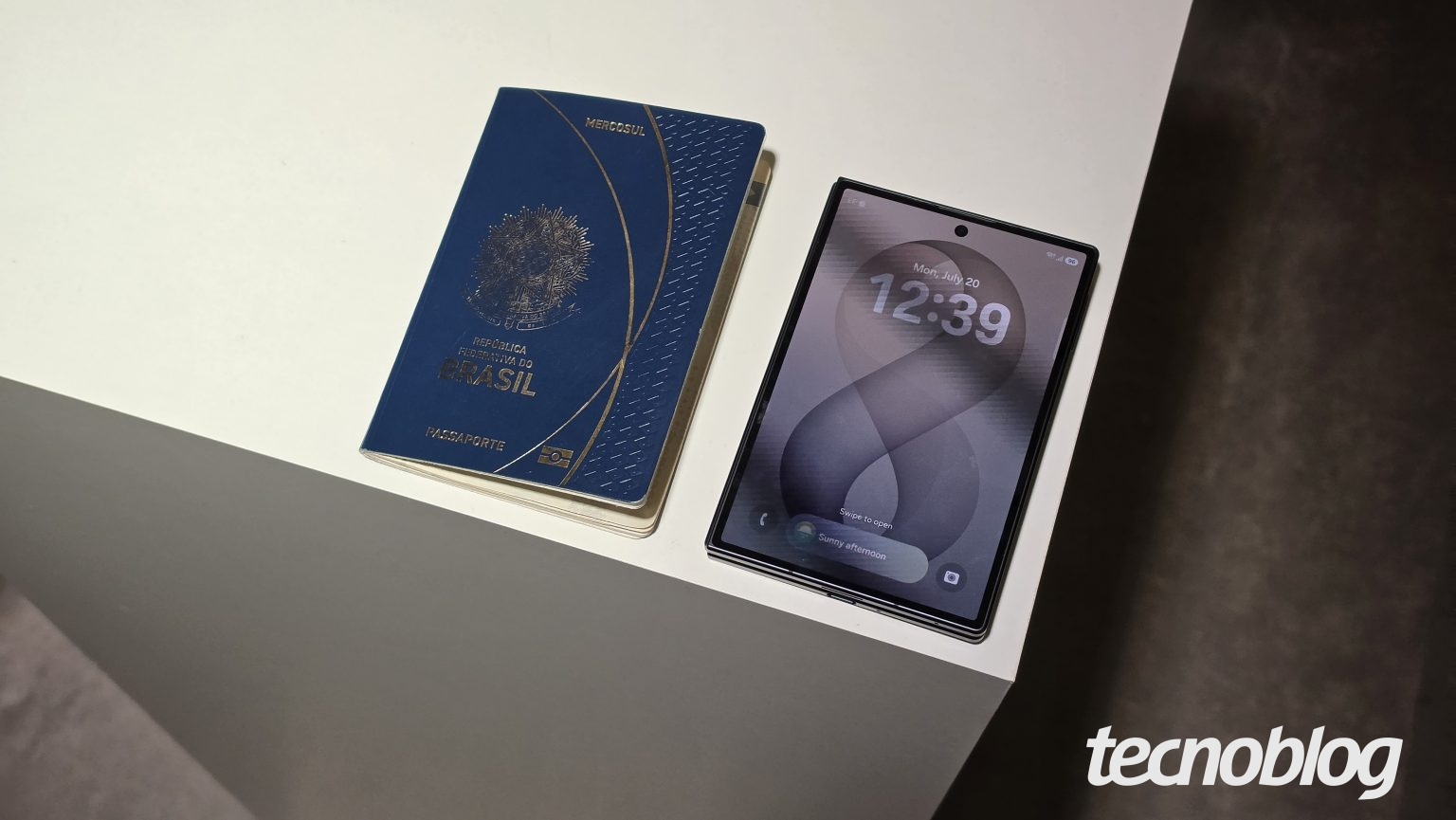 Fold 8: primeiro celular “passaporte” do Brasil tem preço revelado