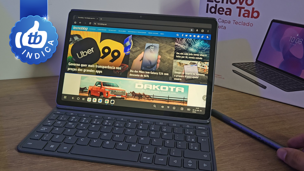 Lenovo Idea Tab com teclado e caneta, exibindo uma interface de navegador e conteúdo do TecnoBlog