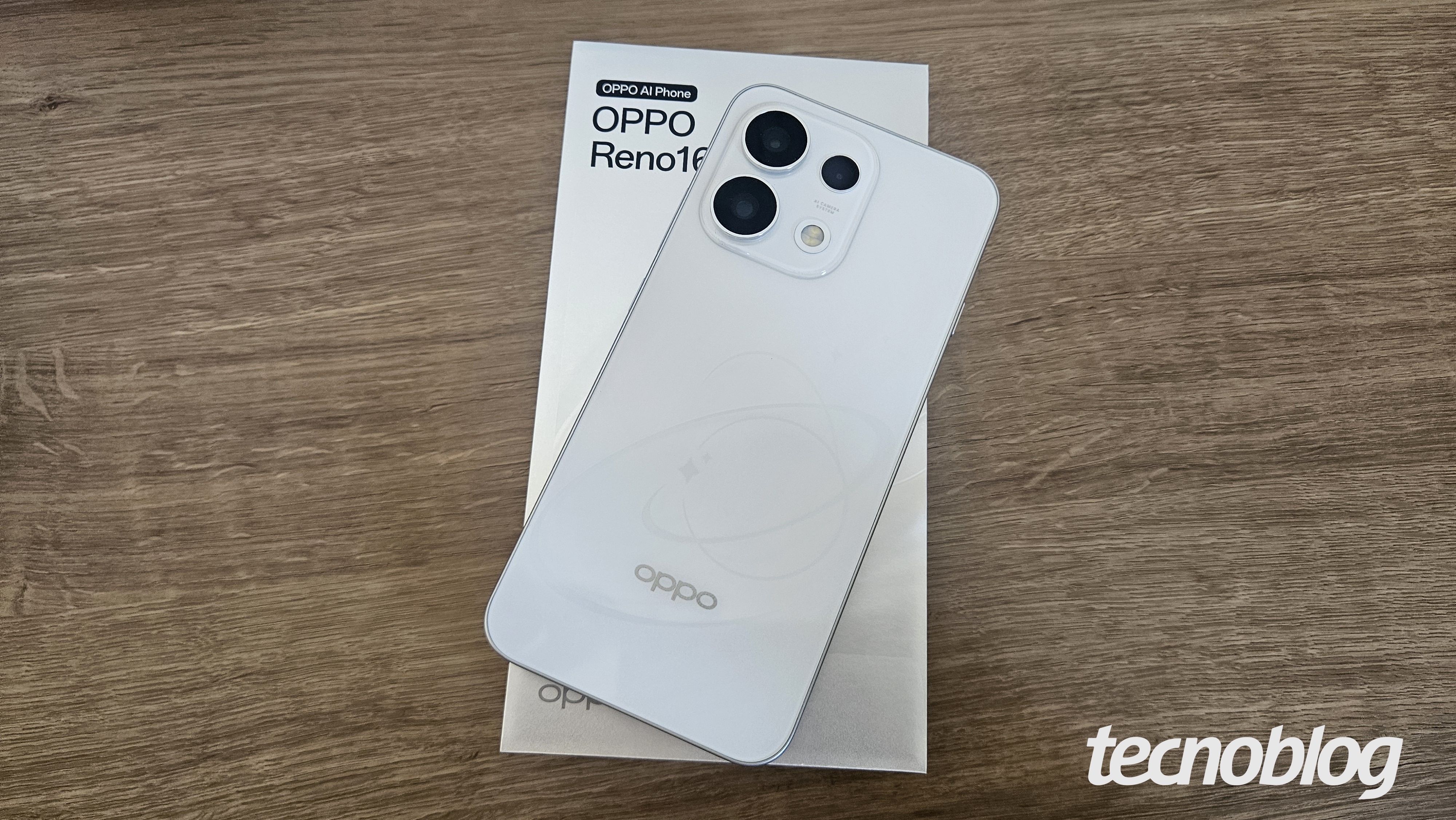 Review do Oppo Reno 16 F: beleza e autonomia que custam caro
