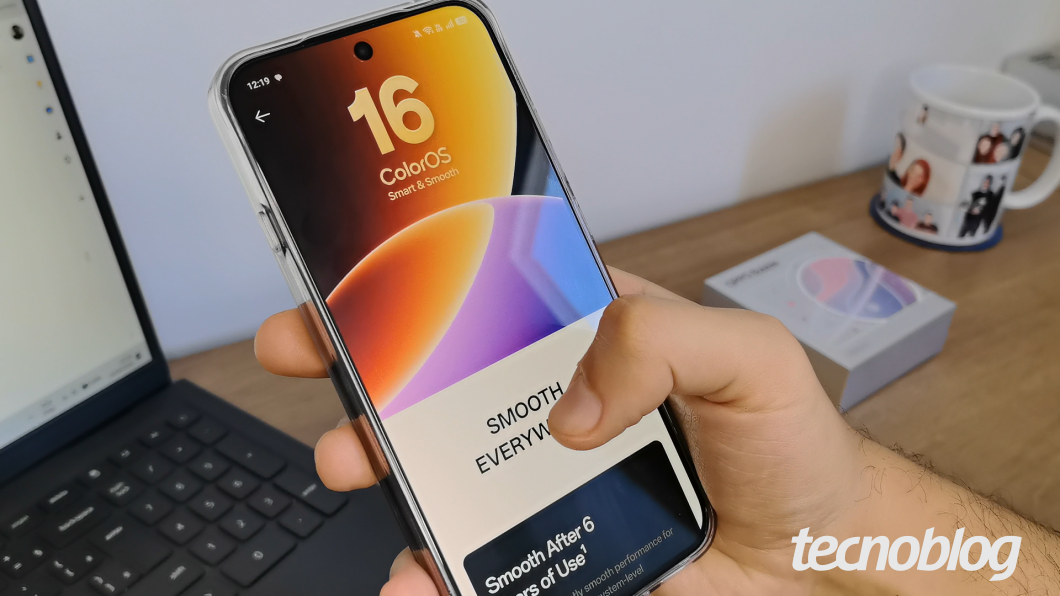 Tela do Oppo Reno 16 F mostrando o sistema ColorOS, com o app “Smooth & Smart” na tela