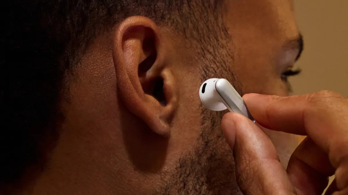 Startup lança fones com IA que gravam e resumem reuniões