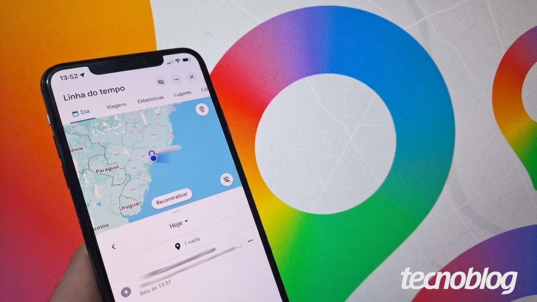 Celular mostrando o Google Maps em “Sua linha do tempo”, com localização do iPhone perdida no mapa para encontrar um destino recente