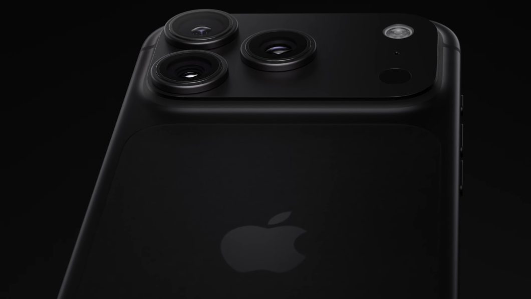 Imagem mostra o iPhone 18 Pro de cor preta, em um fundo igualmente preto